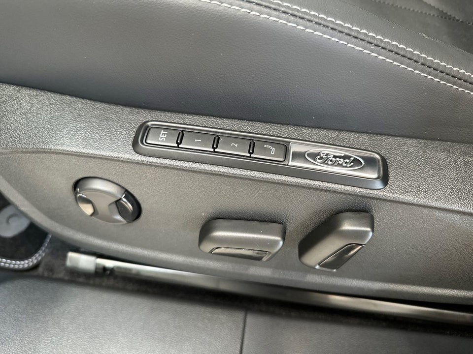 Ford Capri 82 Premium Extended Range 5d