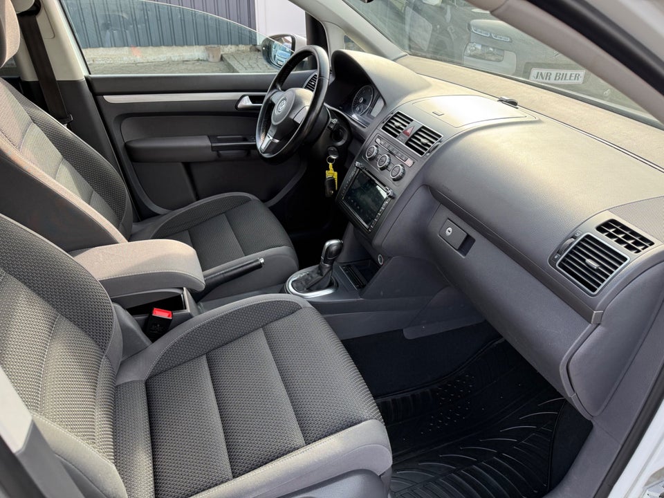 VW Touran 2,0 TDi 140 Comfortline DSG BMT 7prs 5d