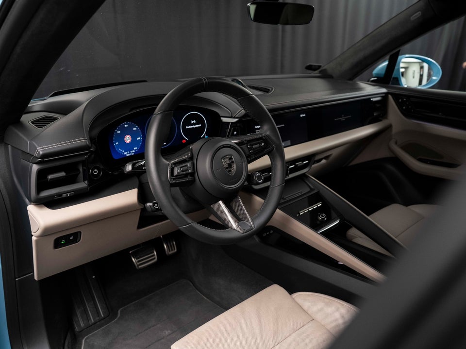 Porsche Macan Turbo 5d