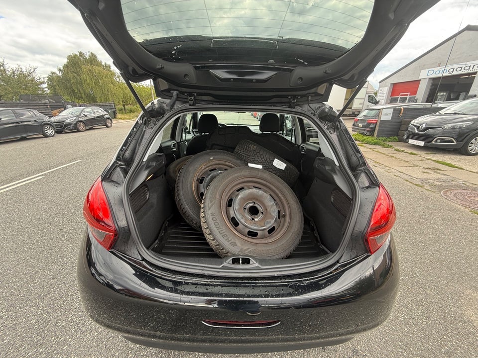 Peugeot 208 1,2 PureTech 82 Active 5d