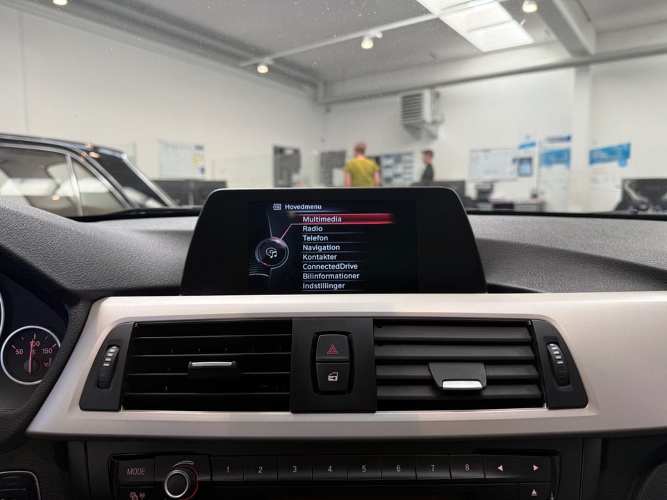 BMW 318d 2,0 Touring aut. 5d