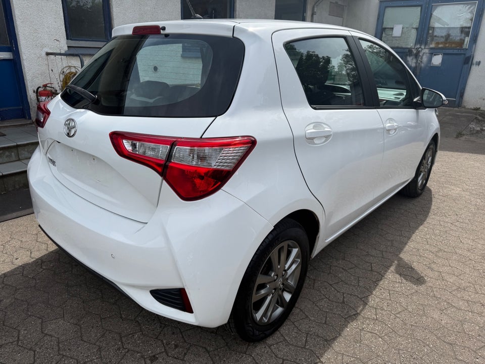 Toyota Yaris 1,0 VVT-i T2 5d