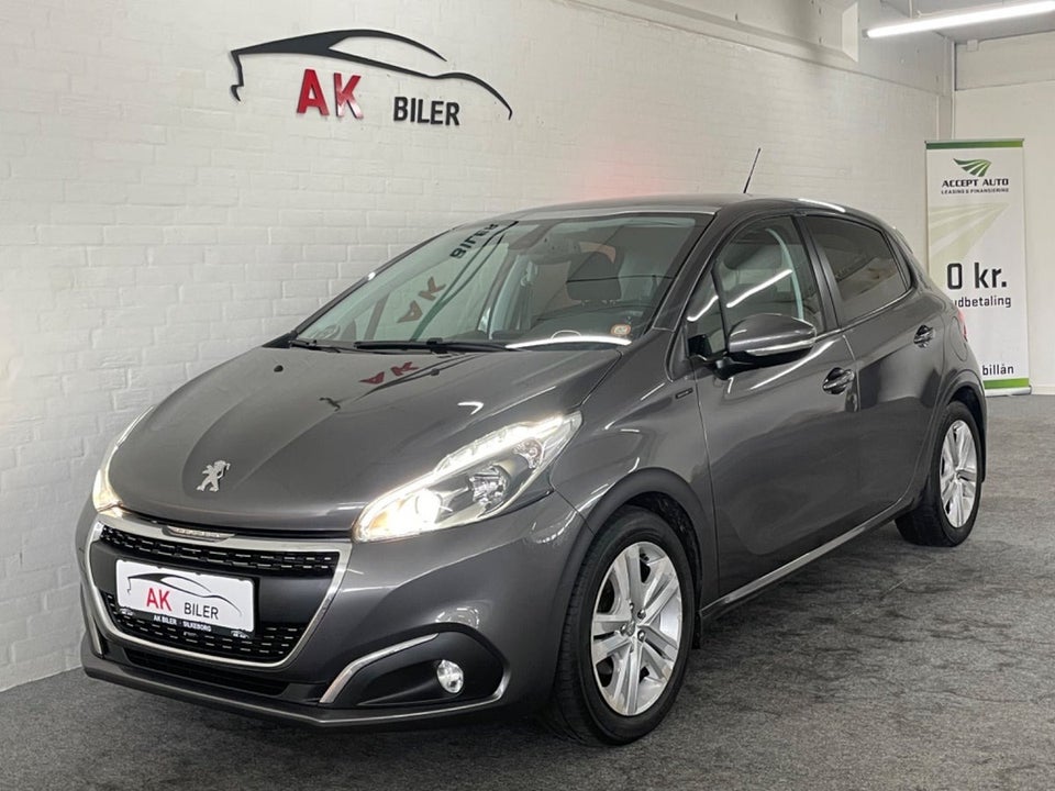 Peugeot 208 1,5 BlueHDi 100 Signature Sky 5d