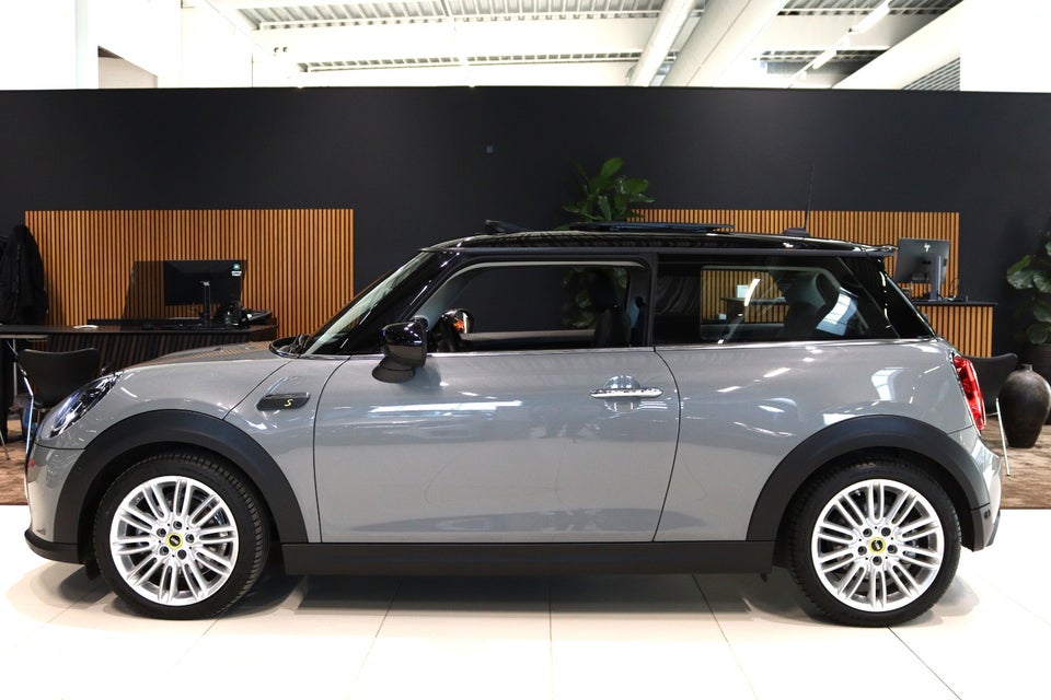 MINI Cooper SE Camden 3d