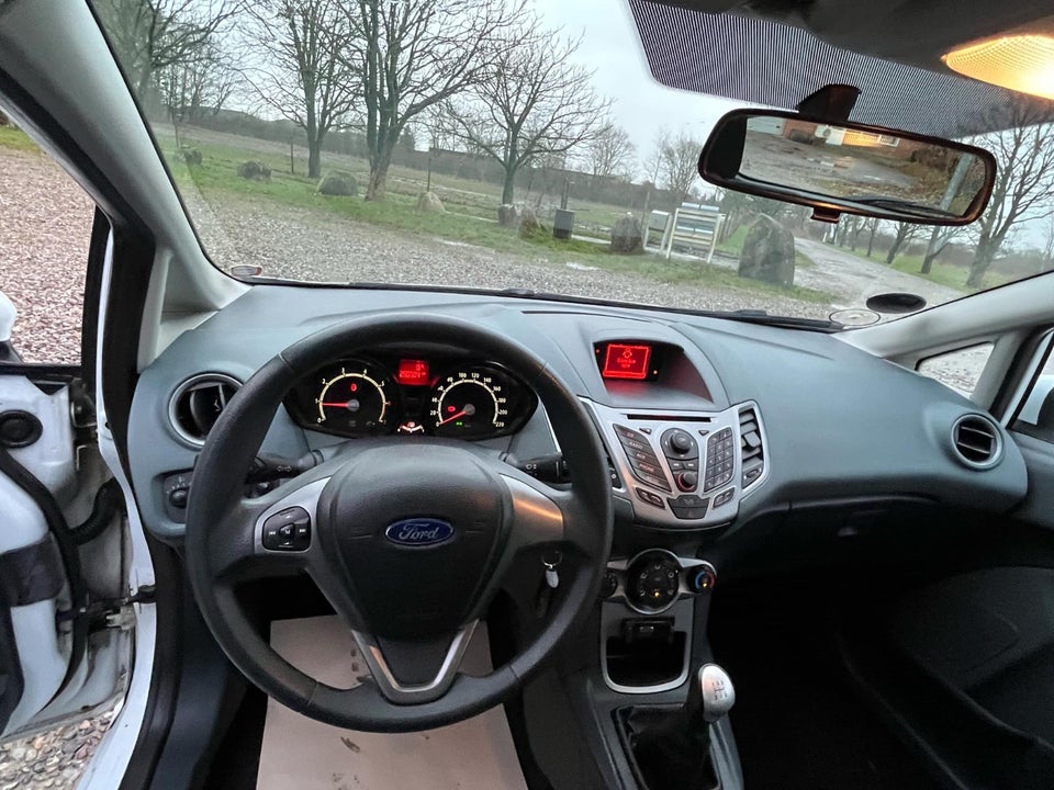 Ford Fiesta 1,25 82 Ambiente 5d