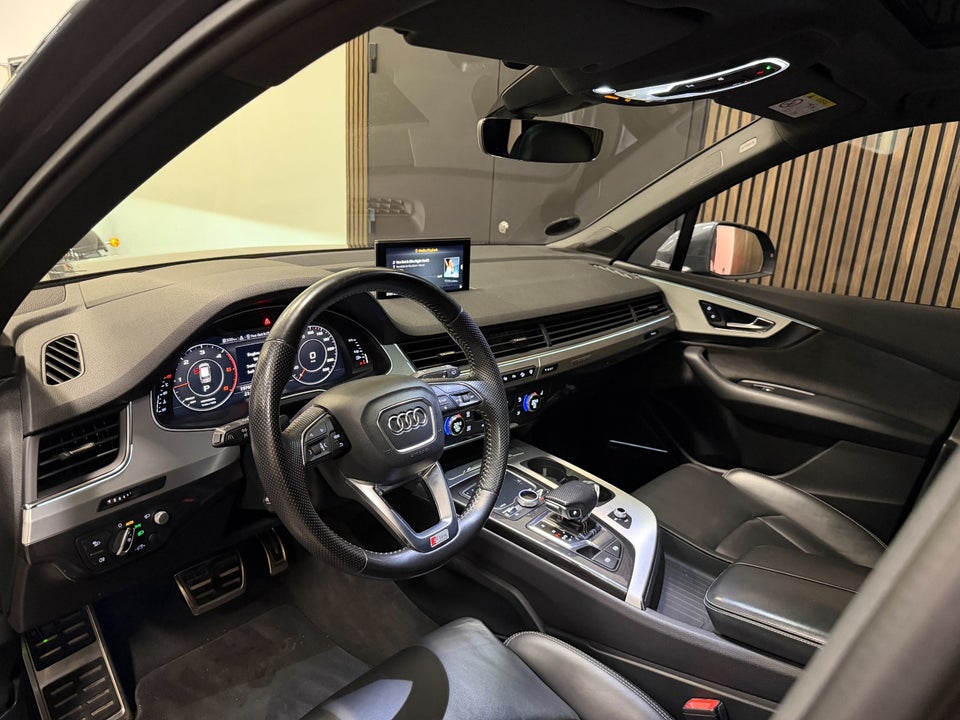 Audi Q7 3,0 TDi 272 S-line quattro Tiptr. 7prs 5d