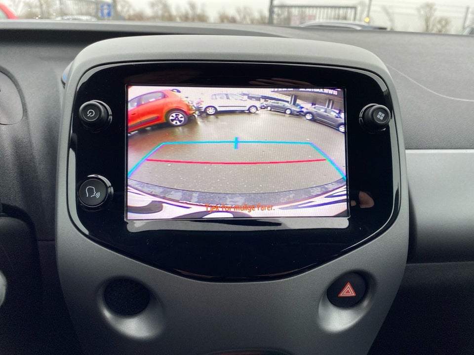 Toyota Aygo 1,0 VVT-i x-press x-shift 5d