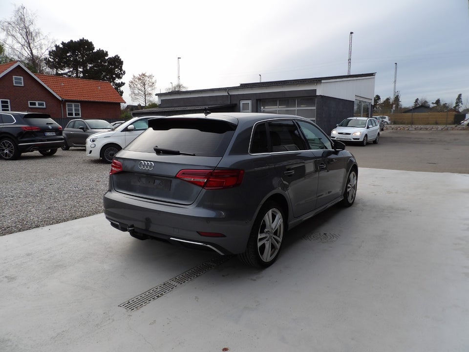 Audi A3 1,4 e-tron Sportback S-tr. 5d
