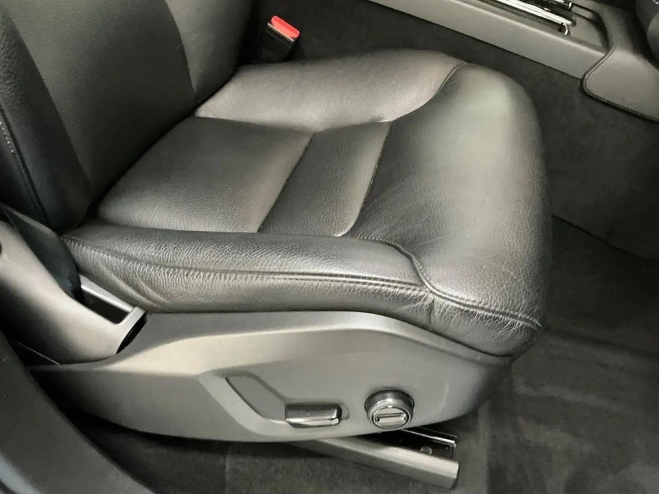 Volvo XC90 2,0 T8 ReCharge R-Design aut. AWD 7prs 5d