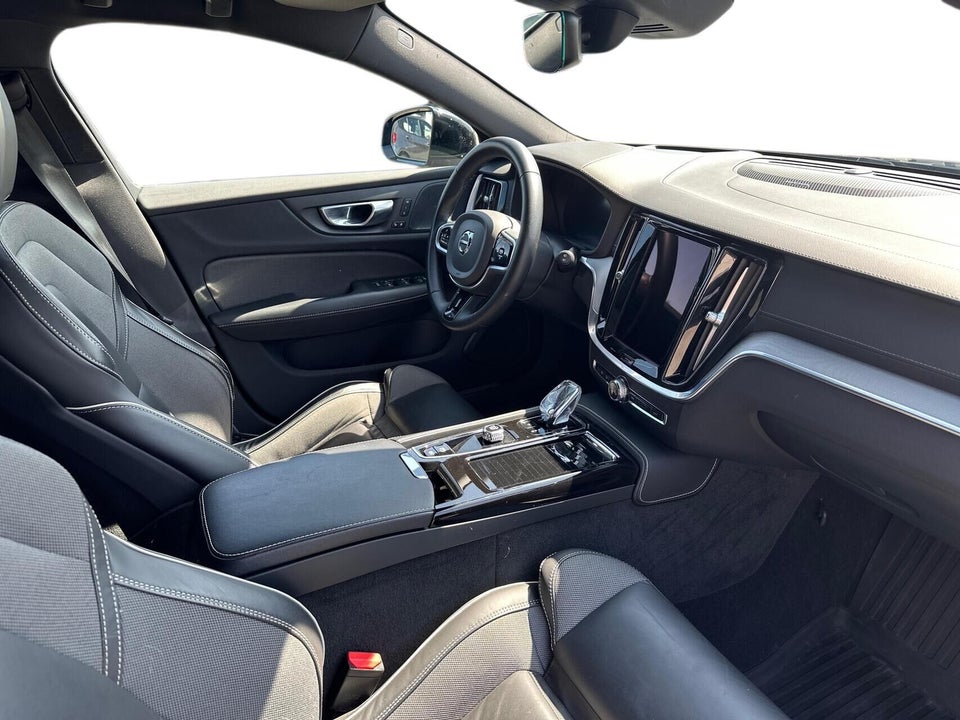 Volvo V60 2,0 T6 ReCharge Ultimate Dark aut. AWD 5d