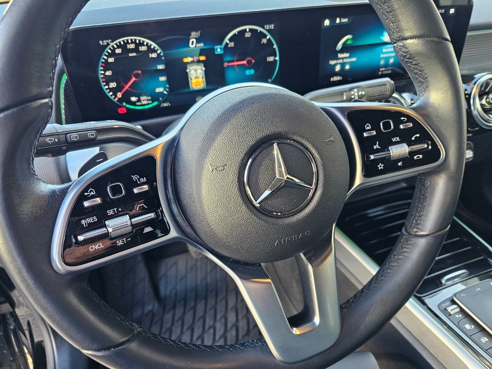 Mercedes EQB300 4Matic 5d