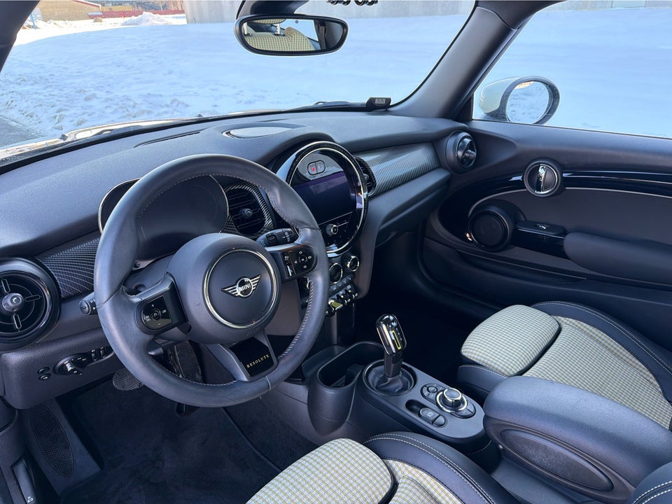 MINI Cooper SE Resolute Edition 3d