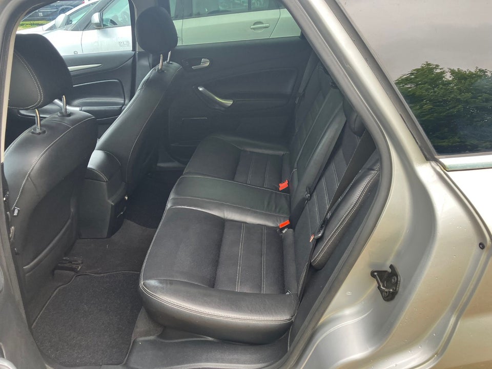 Ford Mondeo 2,5 20V Turbo Titanium stc. 5d