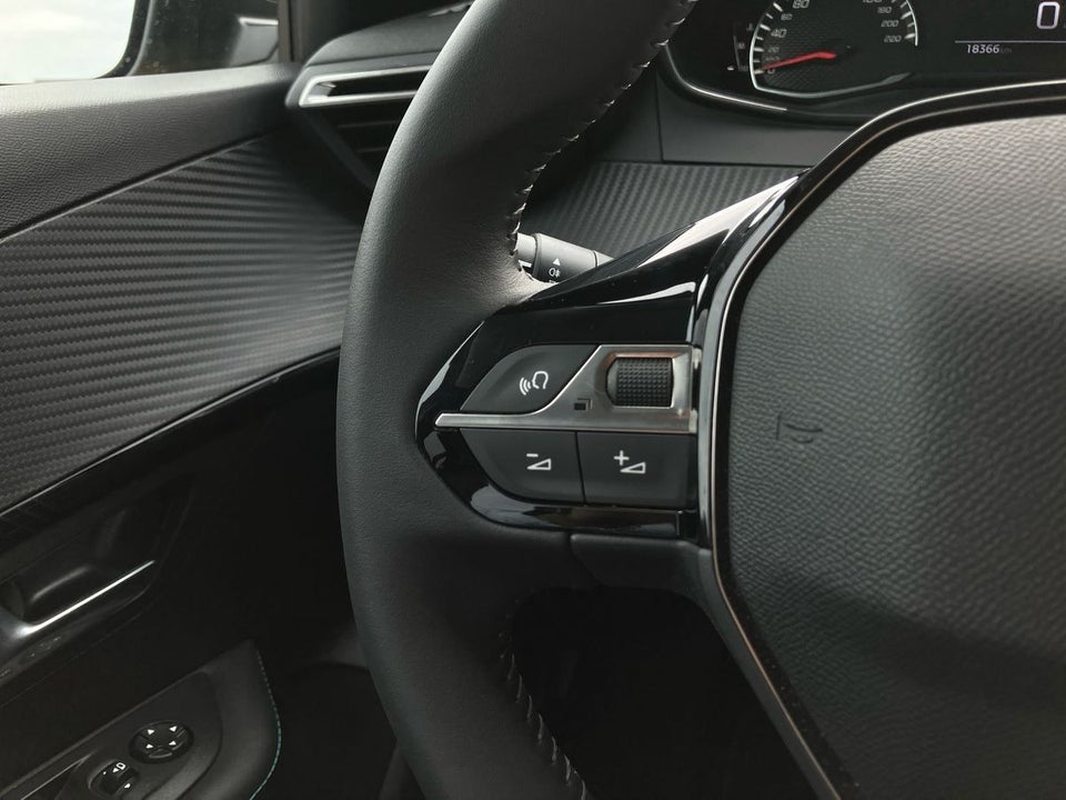 Peugeot 208 1,2 PureTech 100 Like 5d