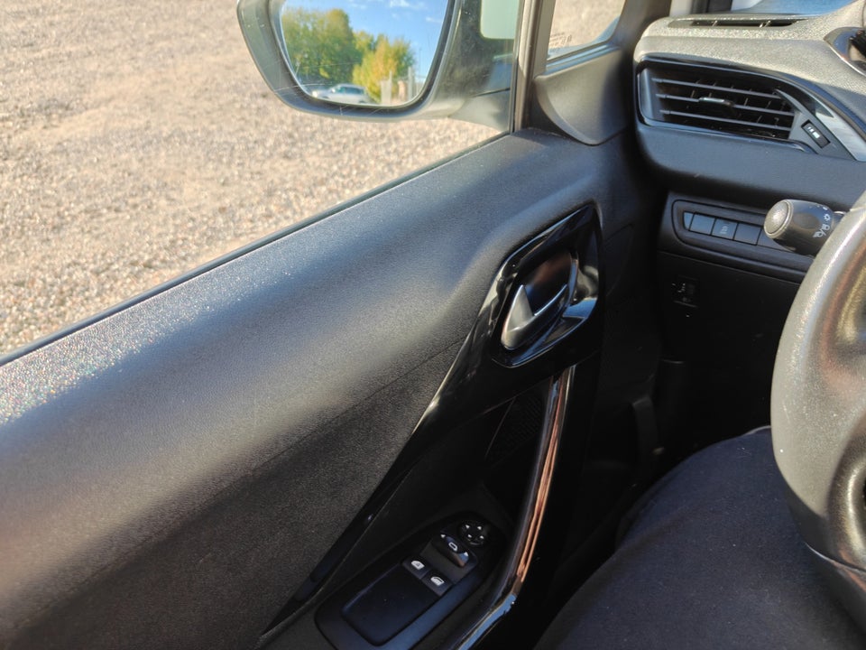 Peugeot 208 1,2 VTi 82 Active 5d