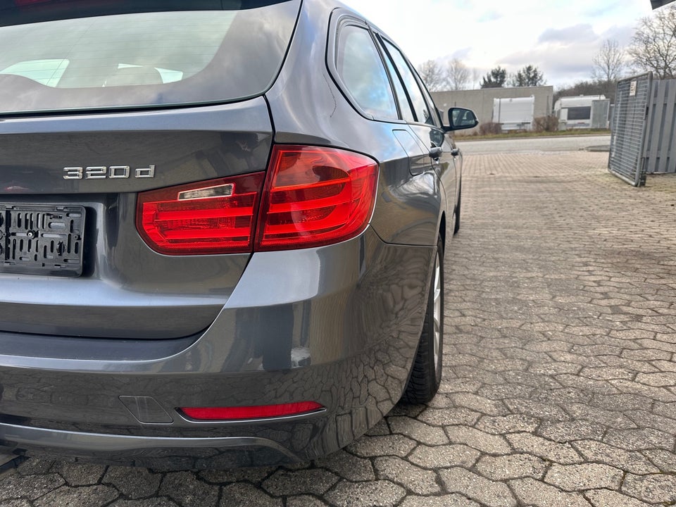 BMW 320d 2,0 Touring aut. 5d