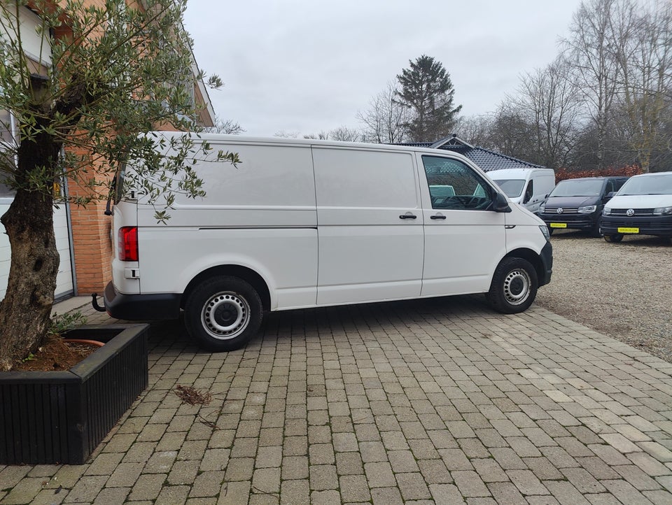 VW Transporter 2,0 TDi 150 Kassevogn DSG lang