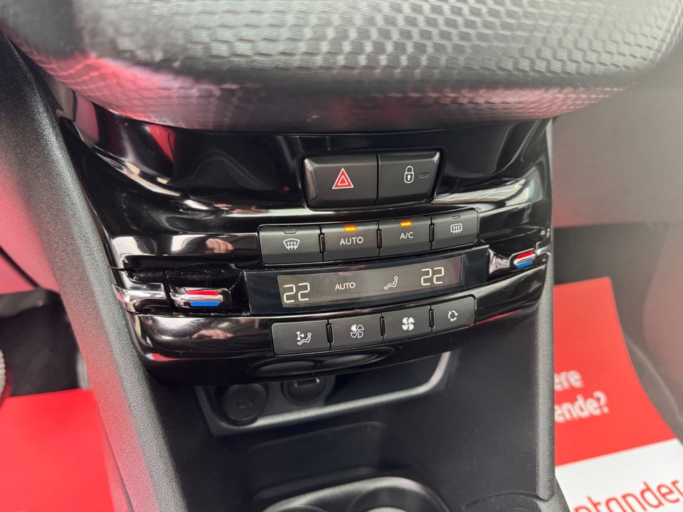 Peugeot 208 1,2 PureTech 82 Allure Sky 5d