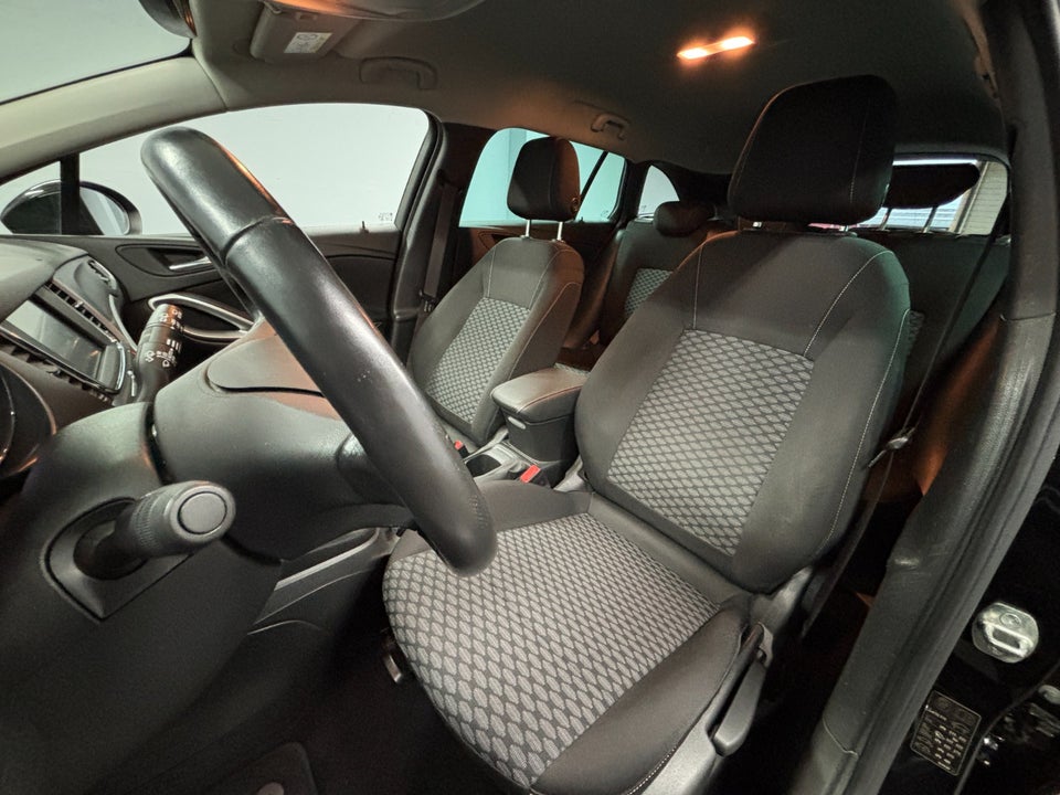 Opel Astra 1,6 CDTi 136 Enjoy Sports Tourer 5d