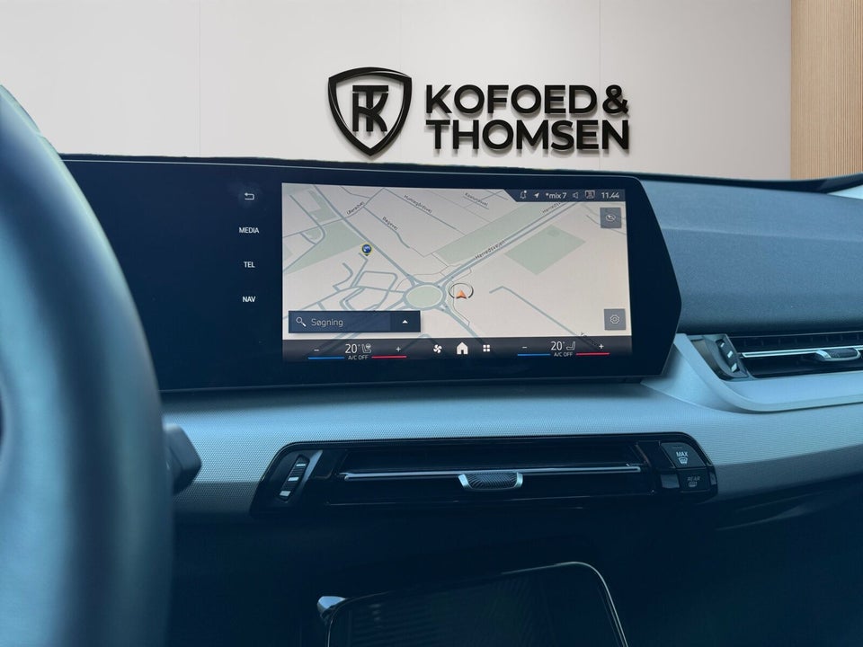 BMW iX1 eDrive20 X-Line 5d