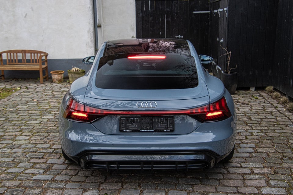 Audi e-tron GT quattro 4d