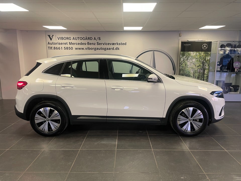 Mercedes EQA300 Progressive 4Matic 5d