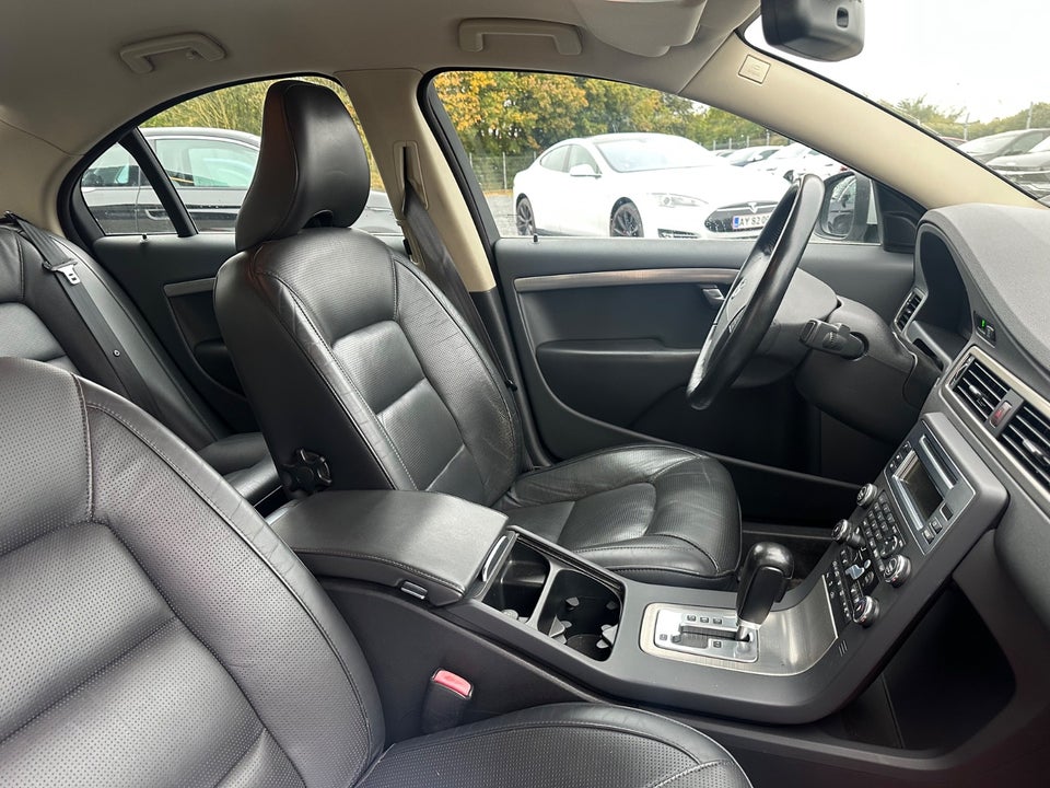 Volvo S80 2,5 T Summum aut. 4d