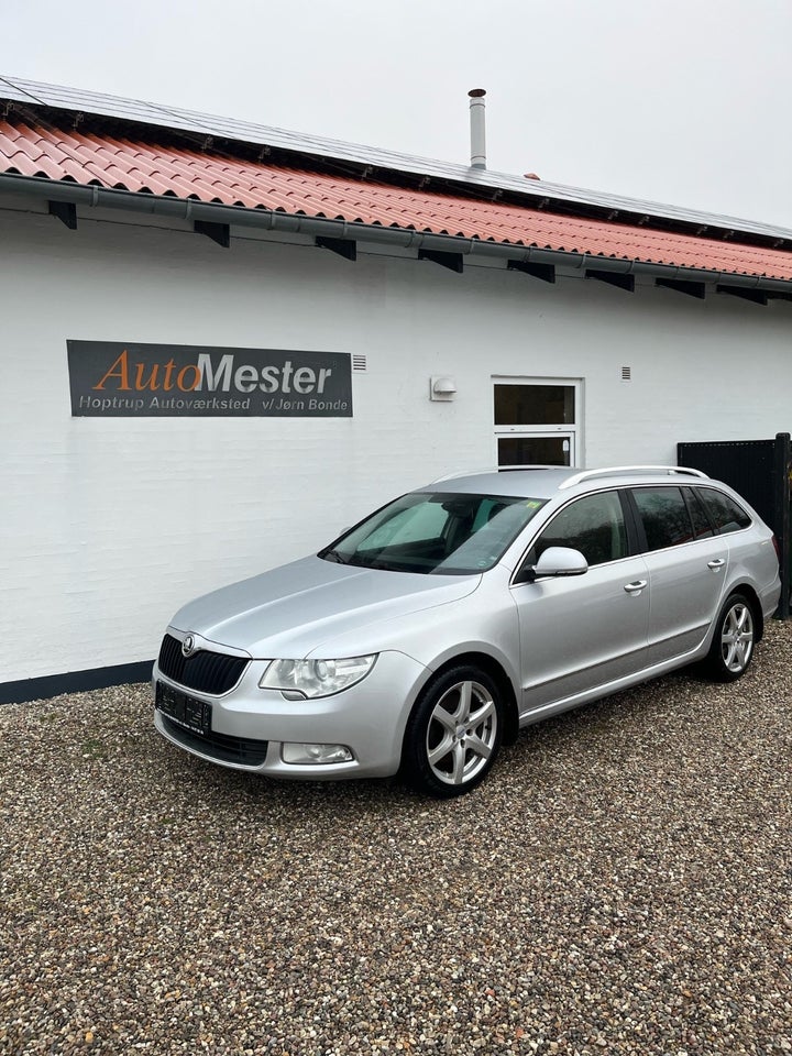 Skoda Superb 2,0 TDi 170 Ambition Combi DSG 5d