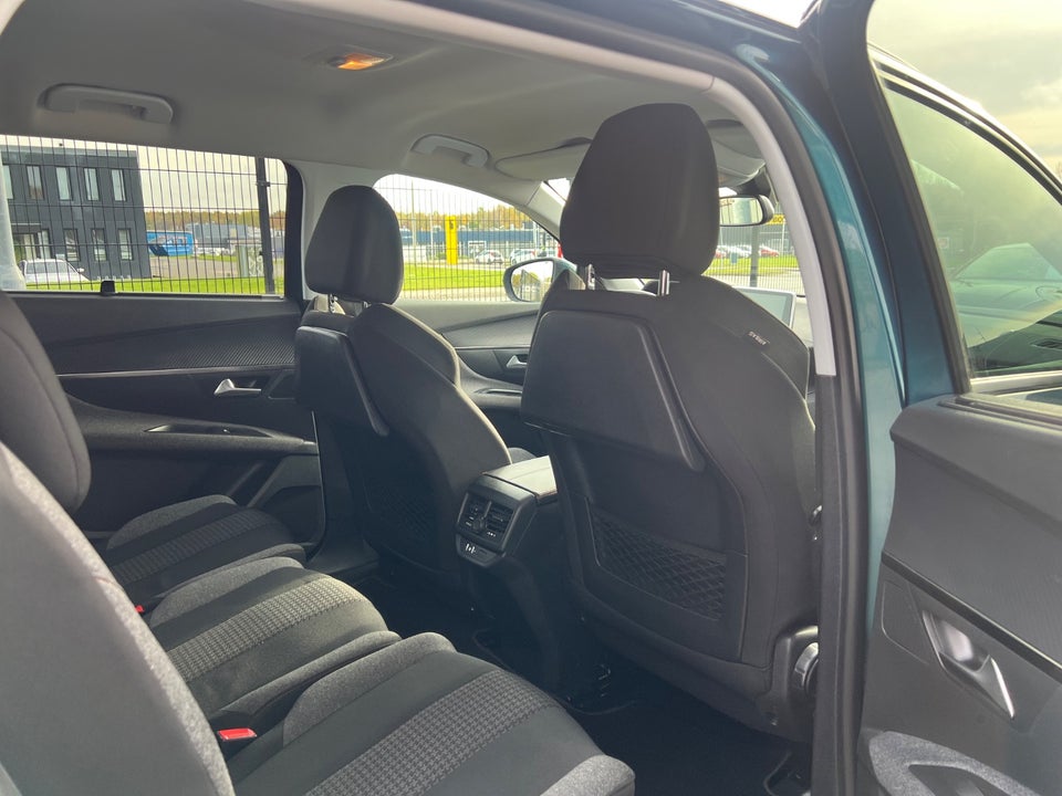 Peugeot 5008 1,2 PureTech 130 Allure 7prs 5d