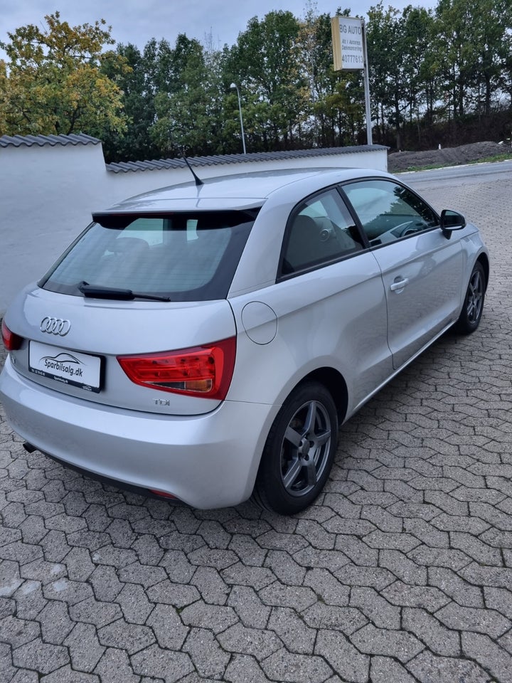 Audi A1 1,6 TDi 105 Ambition 3d