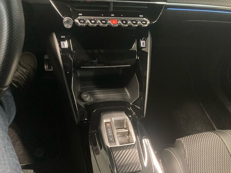 Peugeot e-2008 54 GT 5d