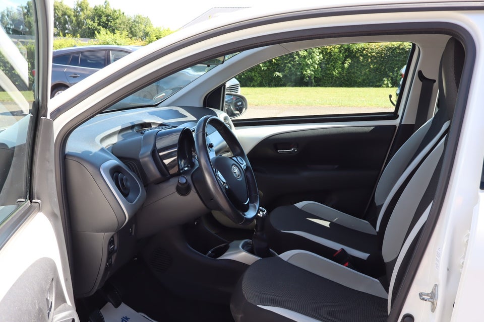 Toyota Aygo 1,0 VVT-i x-clusiv 5d