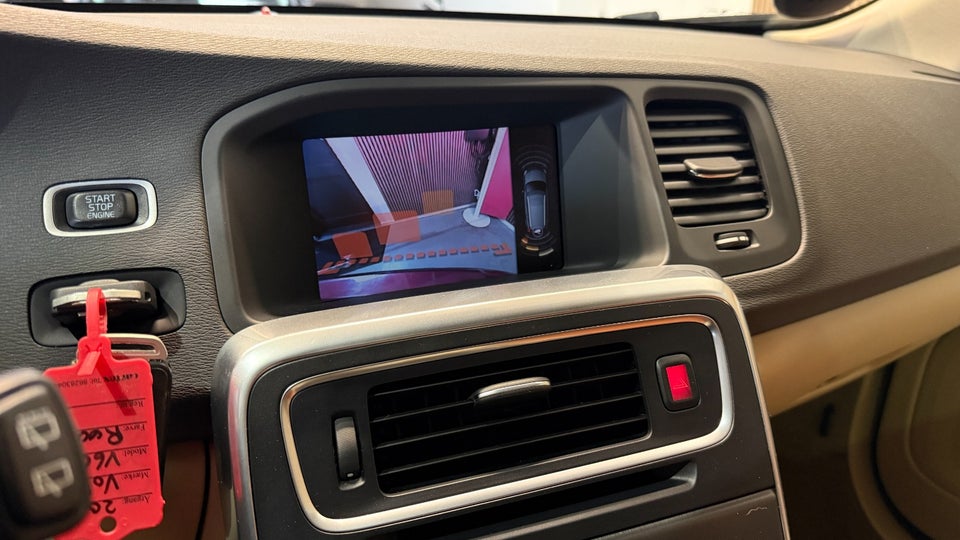 Volvo V60 2,4 D5 205 Summum aut. AWD 5d