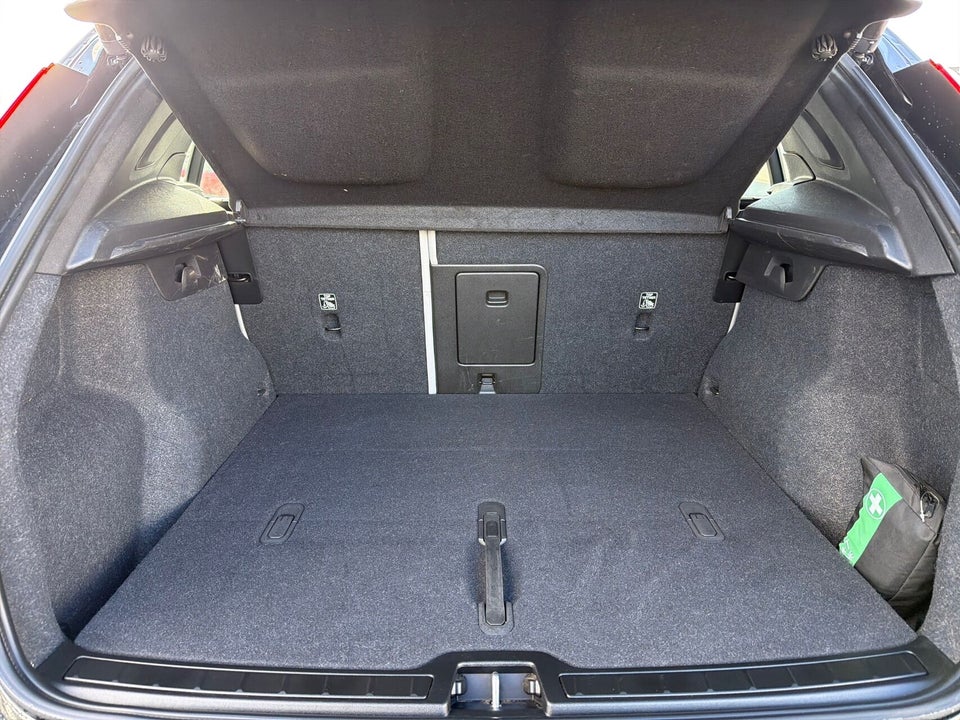 Volvo XC40 P6 ReCharge Plus 5d