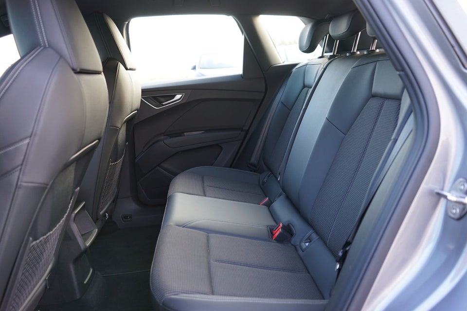 Audi Q4 e-tron 40 S-line 5d