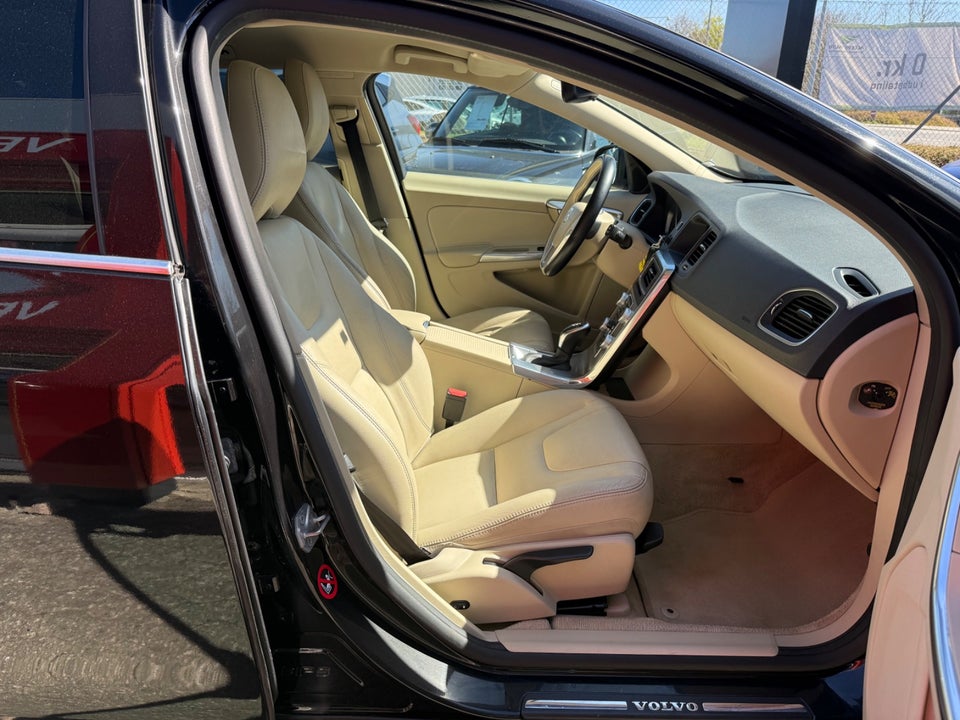 Volvo V60 2,0 D4 190 Momentum aut. 5d