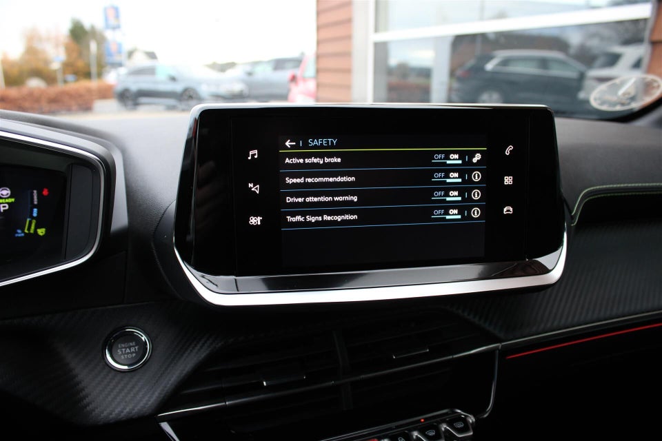 Peugeot e-208 50 GT 5d