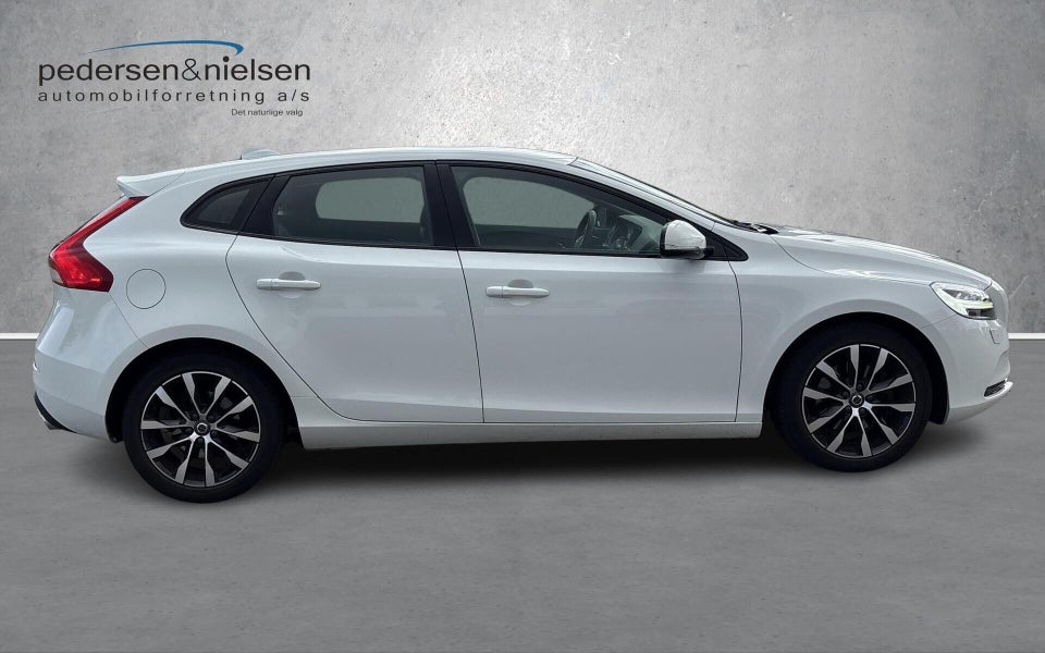 Volvo V40 2,0 T3 152 Dynamic Edition 5d