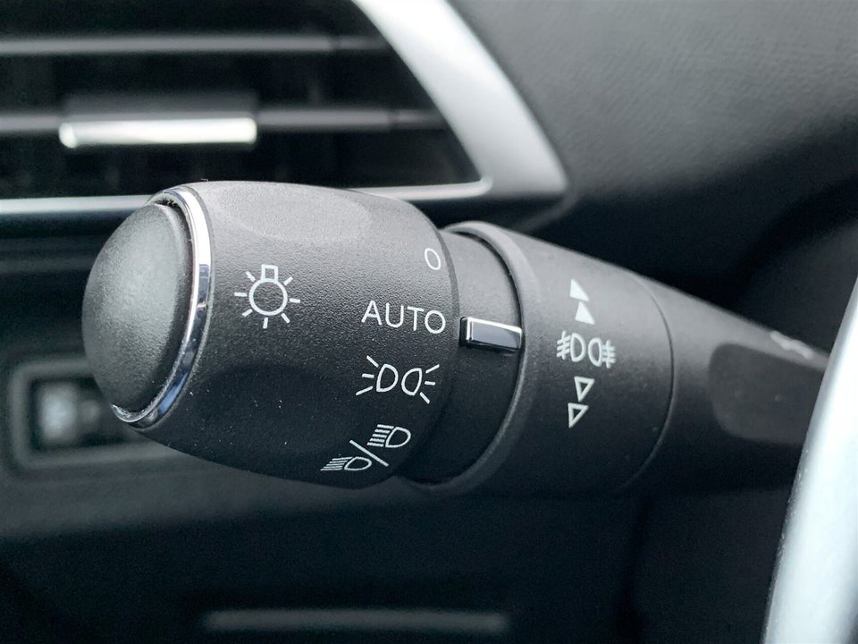 Peugeot 5008 1,2 PureTech 130 Allure EAT8 7prs 5d