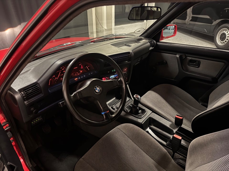 BMW 320i 2,0 Touring 5d