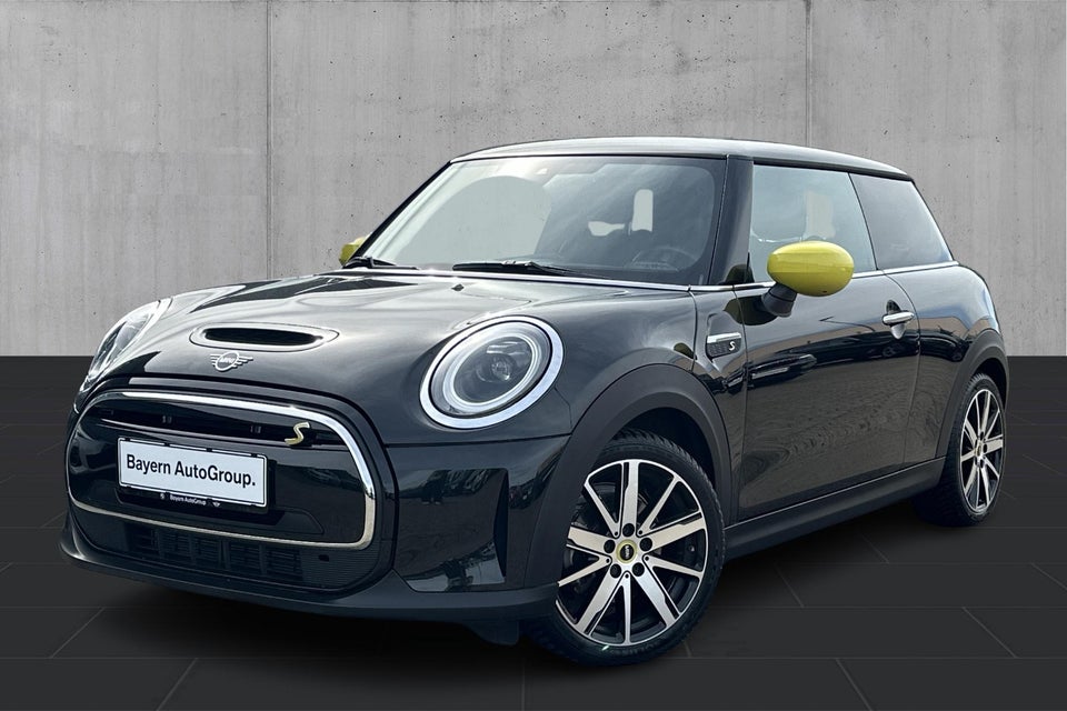 MINI Cooper SE Essential 3d