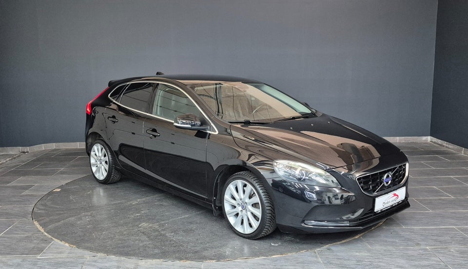 Volvo V40 1,5 T3 152 Momentum aut. 5d