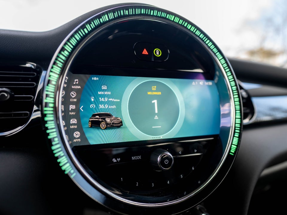 MINI Cooper SE Essential 3d