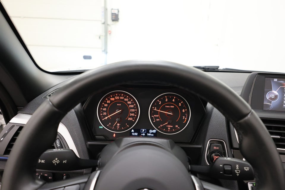 BMW 220i 2,0 Cabriolet M-Sport aut. 2d