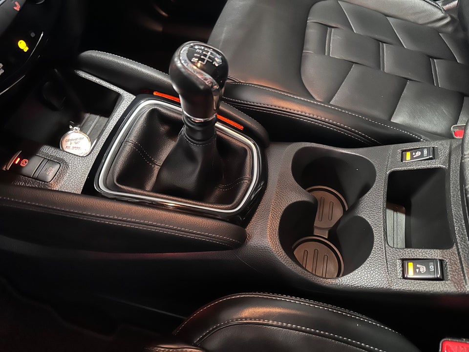 Nissan Qashqai 1,3 Dig-T 140 Tekna 5d