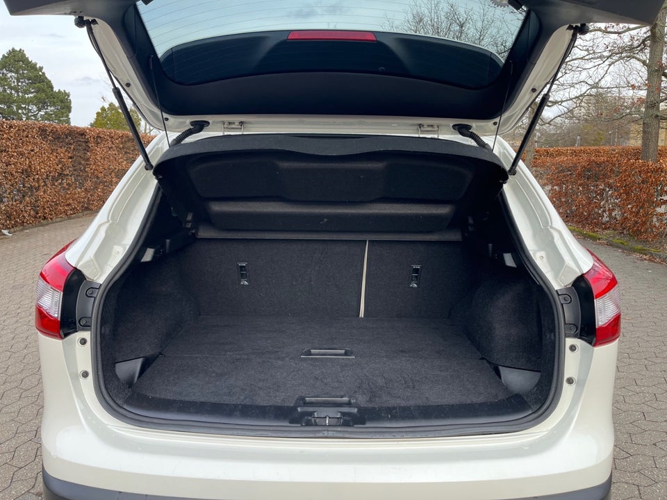 Nissan Qashqai 1,6 dCi 130 Tekna+ 5d