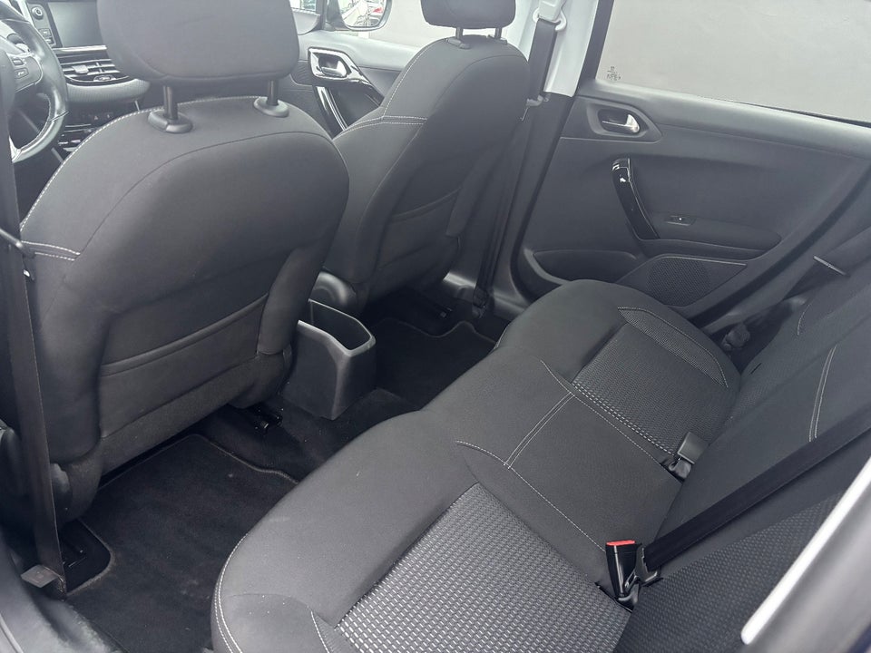 Peugeot 208 1,6 BlueHDi 100 Desire Sky 5d