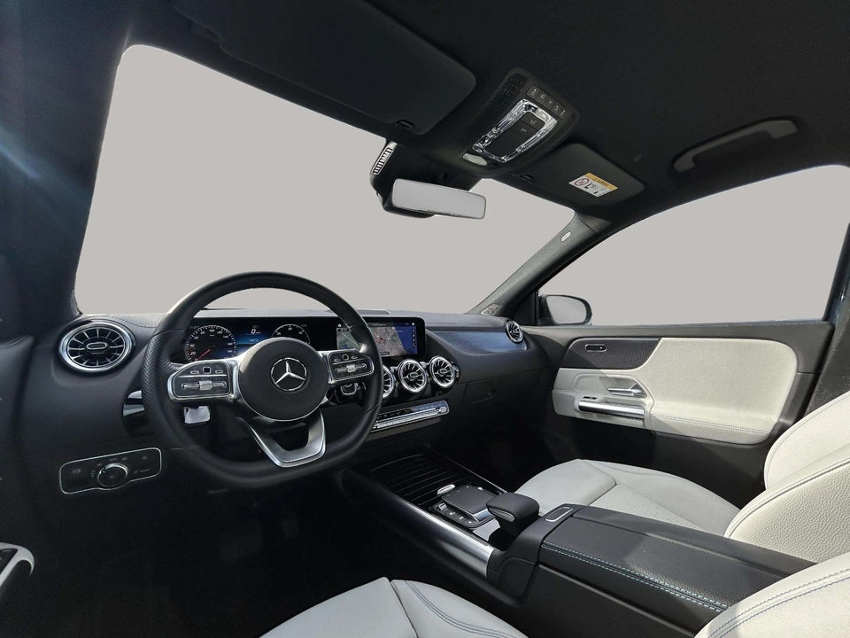 Mercedes EQA300 AMG Line Edition 1 4Matic 5d