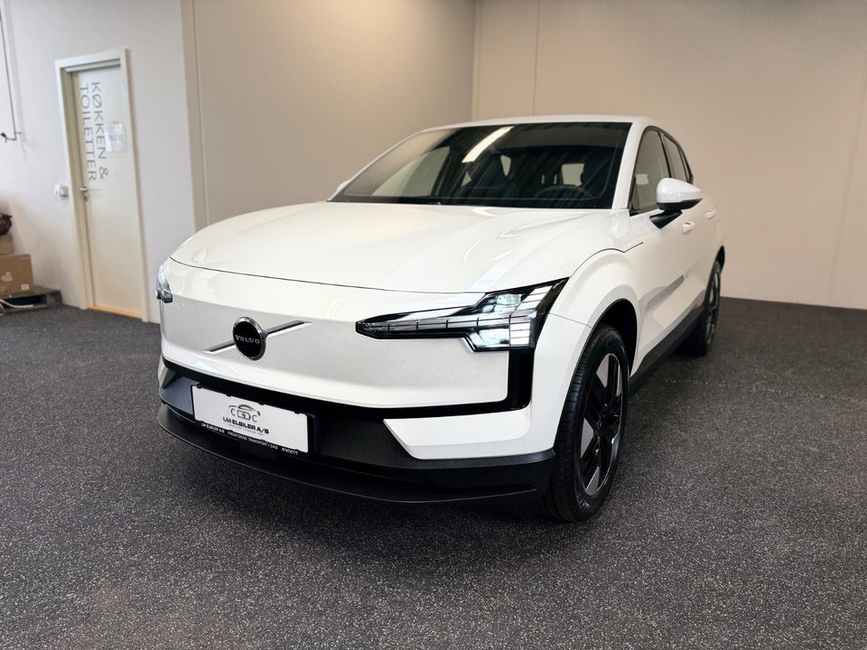 Volvo EX30 Standard Range Plus 5d