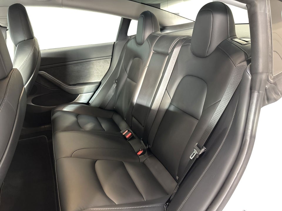 Tesla Model 3 Long Range RWD 4d